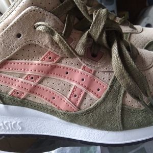 Asics tennis shoes